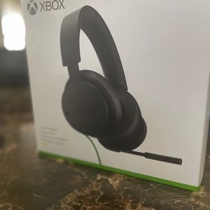 Microsoft - Stereo Headset for Xbox One, Xbox Series X, and Xbox Series S - Blac